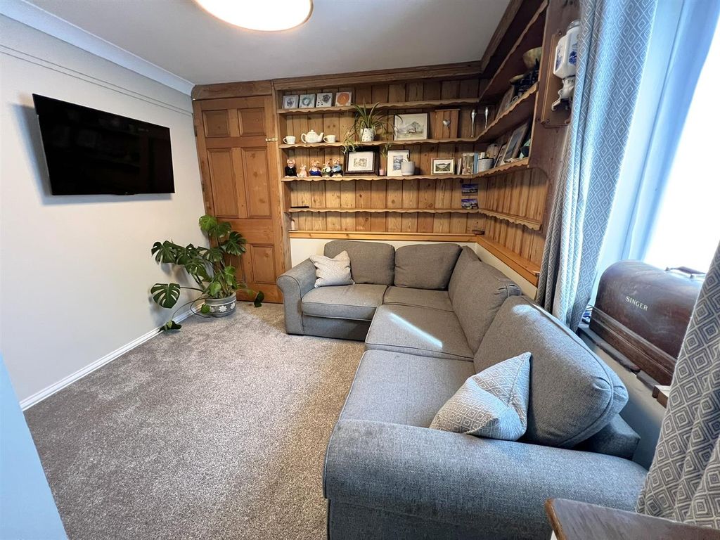 Property photo 2 of 24