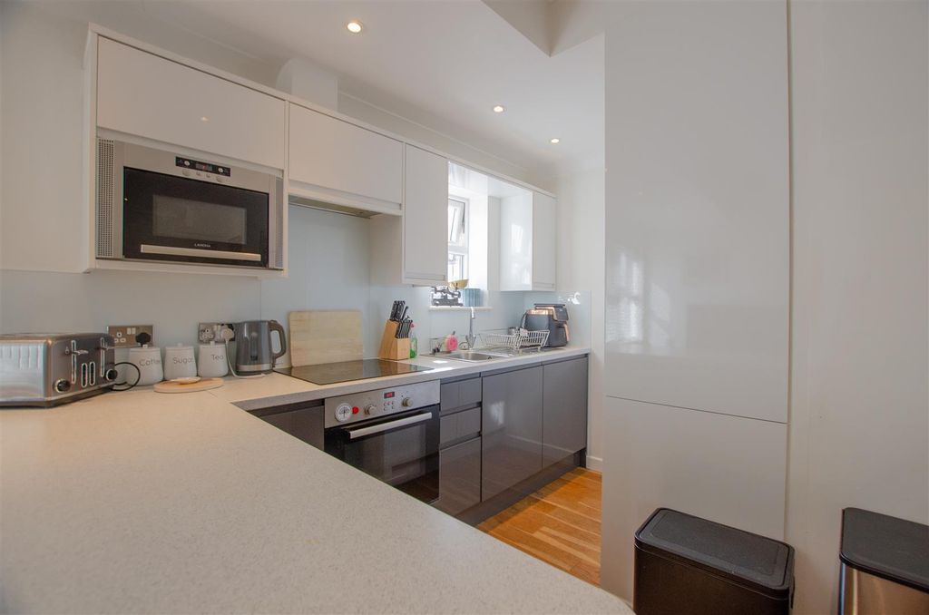 Property photo 2 of 10 1D Olton Court - Kitchen2.Jpg