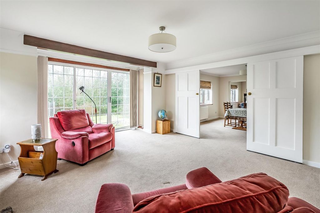 Property photo 3 of 35 Pemberley-32.Jpg