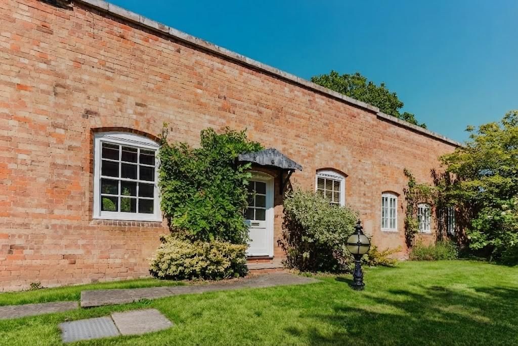 Property photo 1 of 37