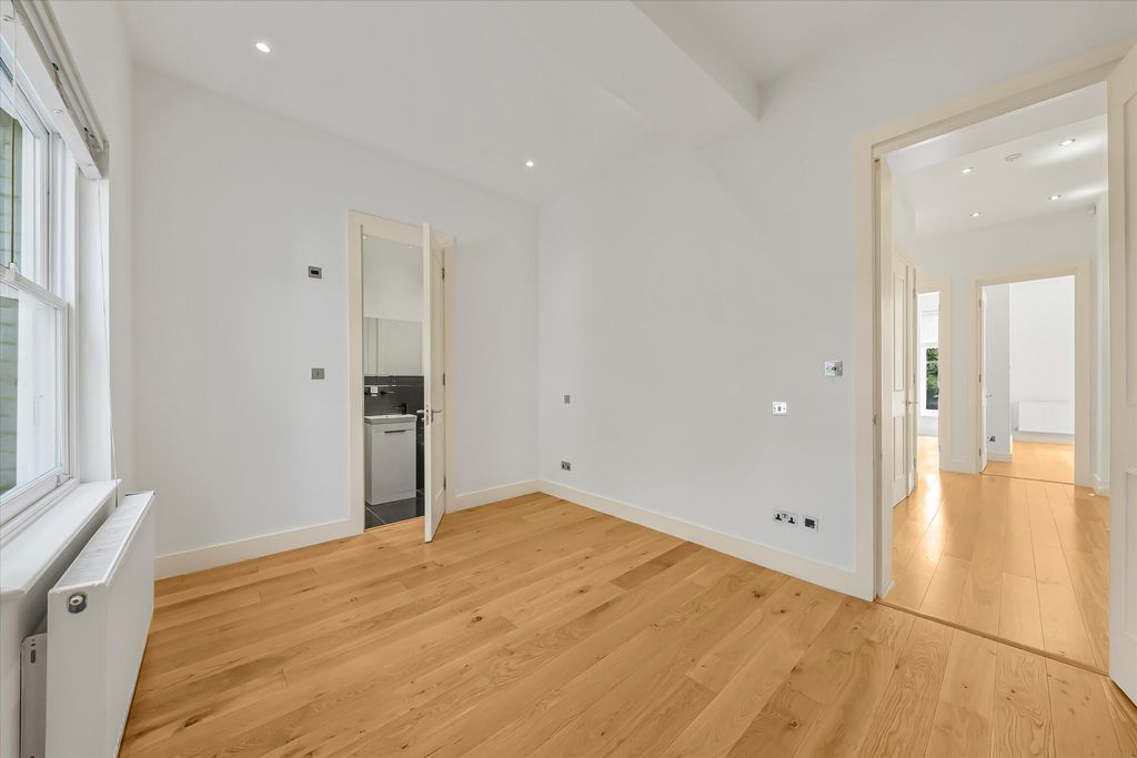 Property photo 3 of 10 Image
