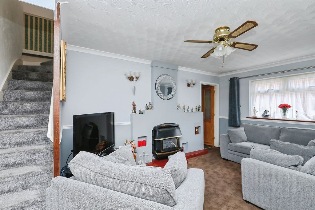 Property photo 3 of 16