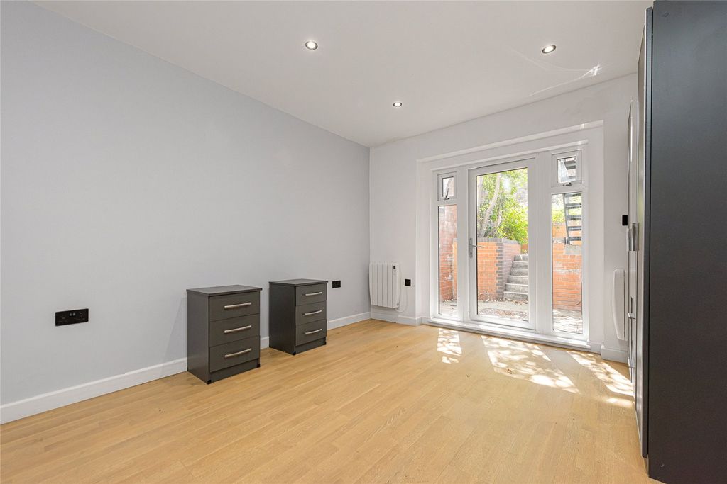Property photo 2 of 22 Picture No. 03