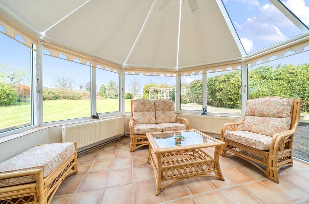 Property photo 3 of 14 Conservatory