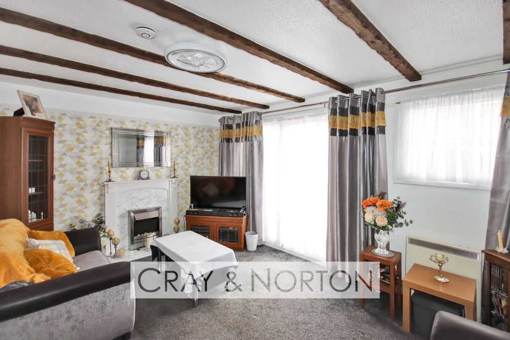 Property photo 1 of 11 Photo 5