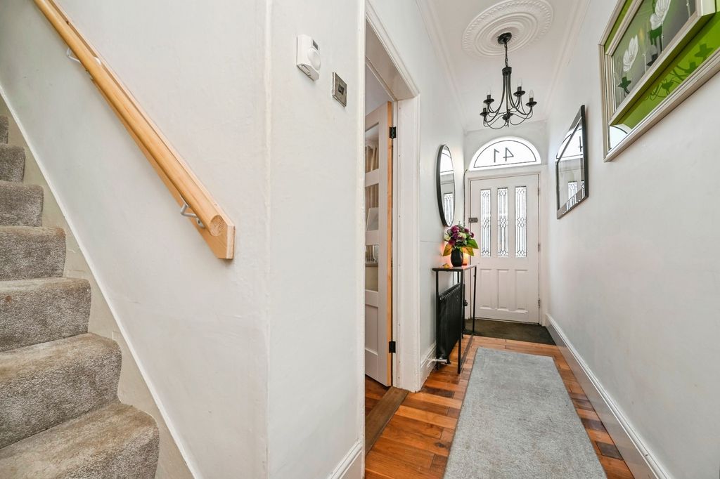 Property photo 3 of 20 Pbox-Img.Jpg