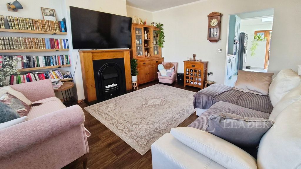 Property photo 3 of 11 Pbox-Img.Jpg