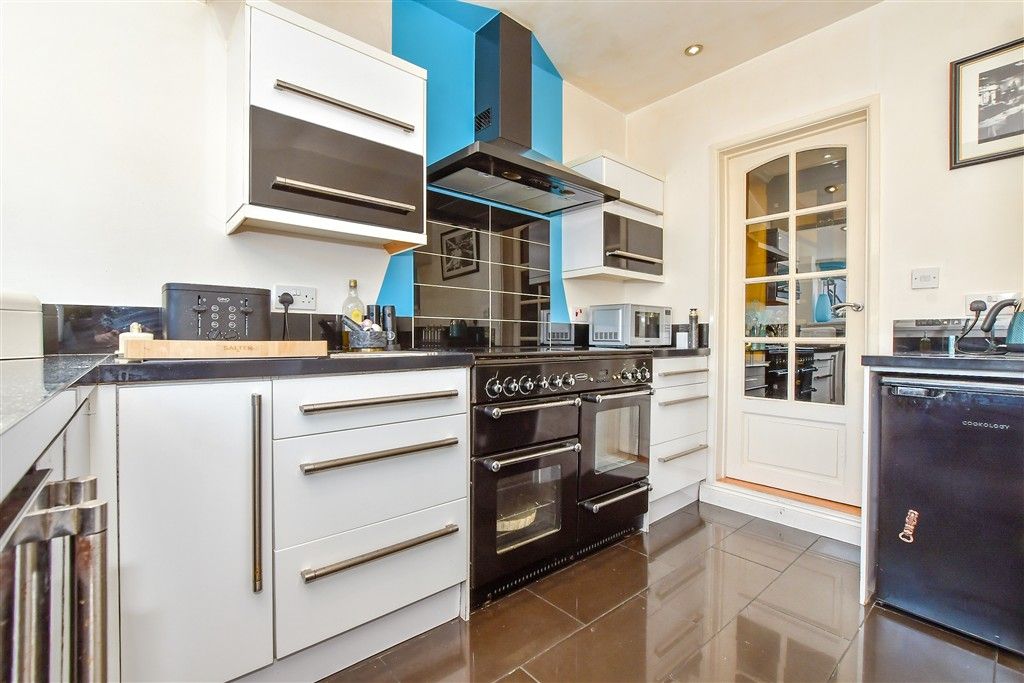 Property photo 3 of 14 Kitchen