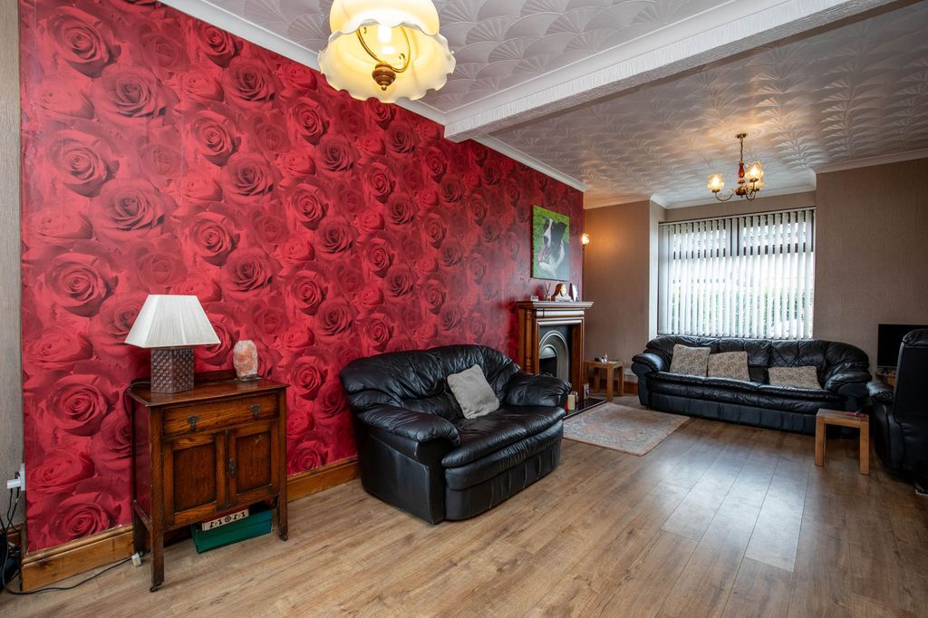 Property photo 2 of 22