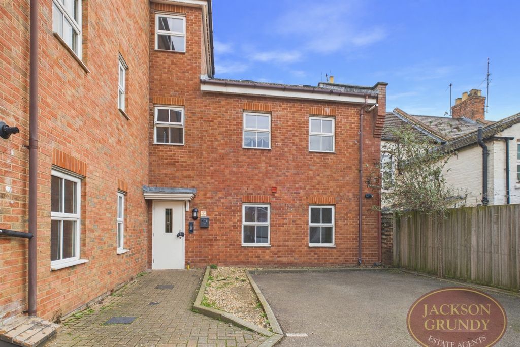 Property photo 1 of 12 St Edmunds Road