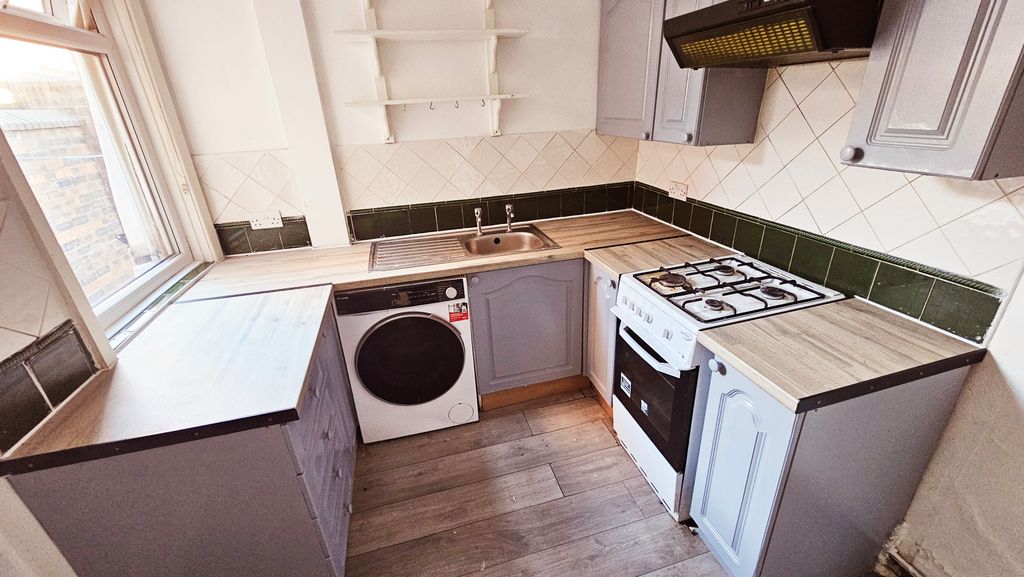 Property photo 3 of 24