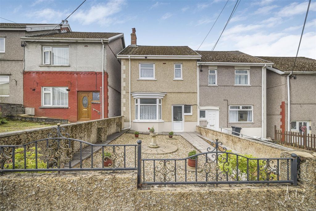 Property photo 1 of 18 Main Dwelling