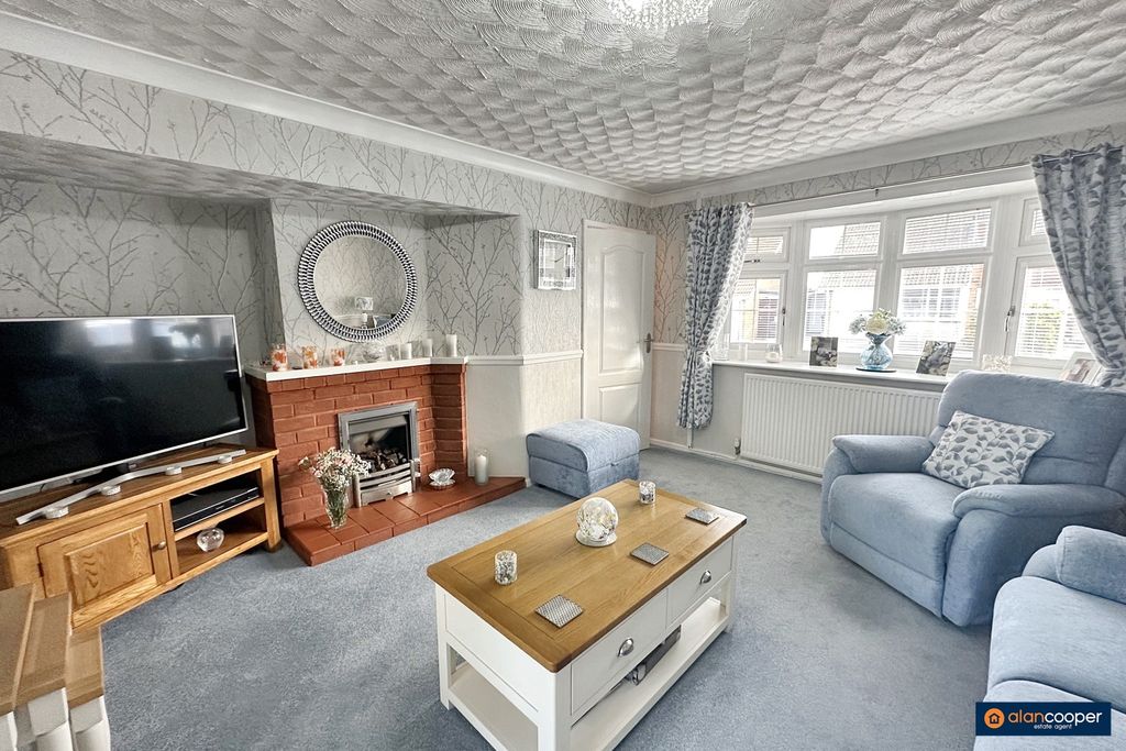 Property photo 2 of 18 4063443