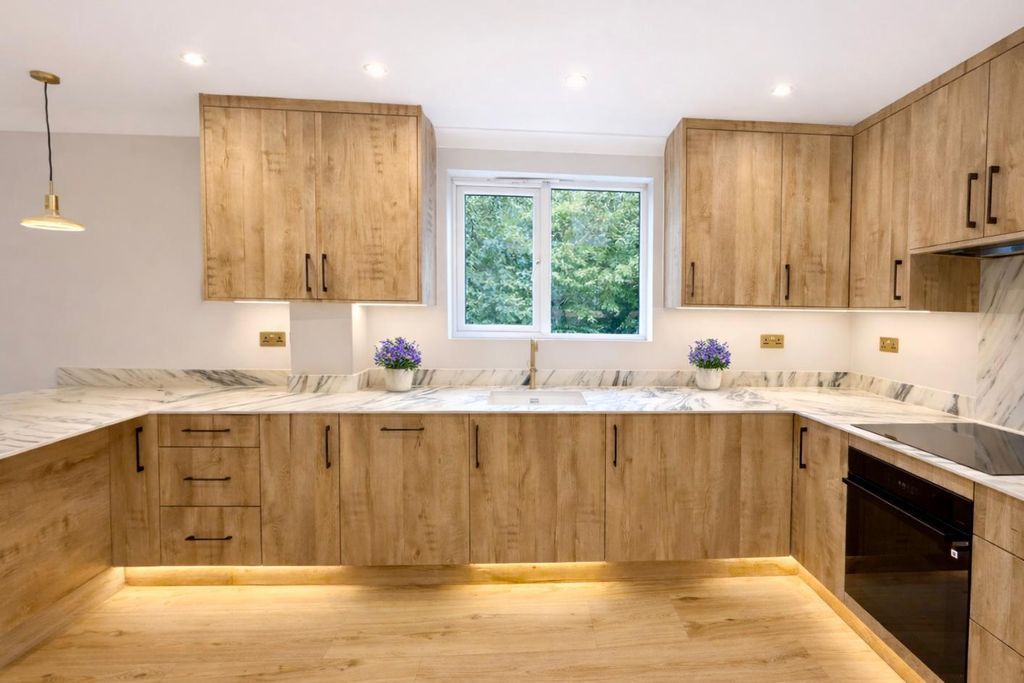 Property photo 3 of 13 Kitchen