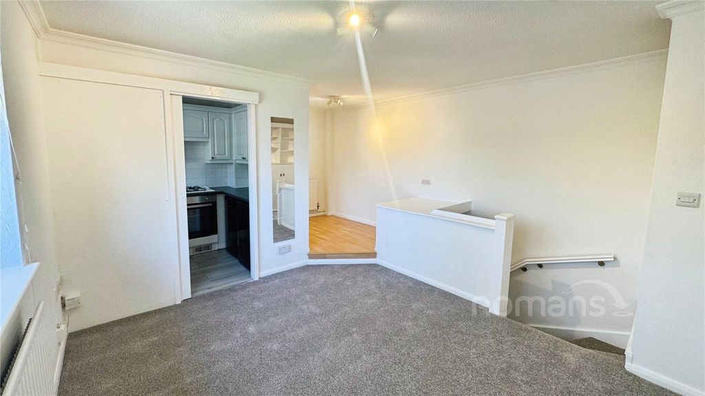 Property photo 3 of 8 Picture No. 13