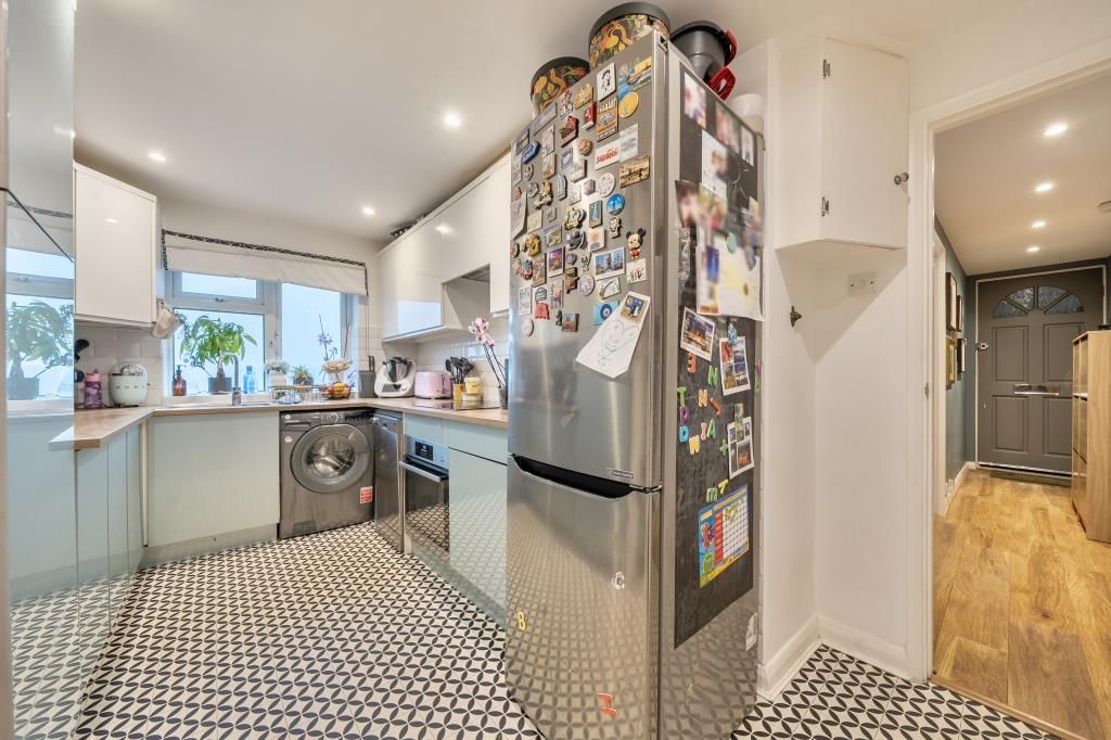 Property photo 3 of 20 Kitchen