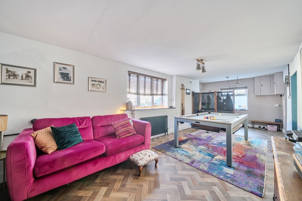 Property photo 3 of 21 1386820-8-69304d200E93d