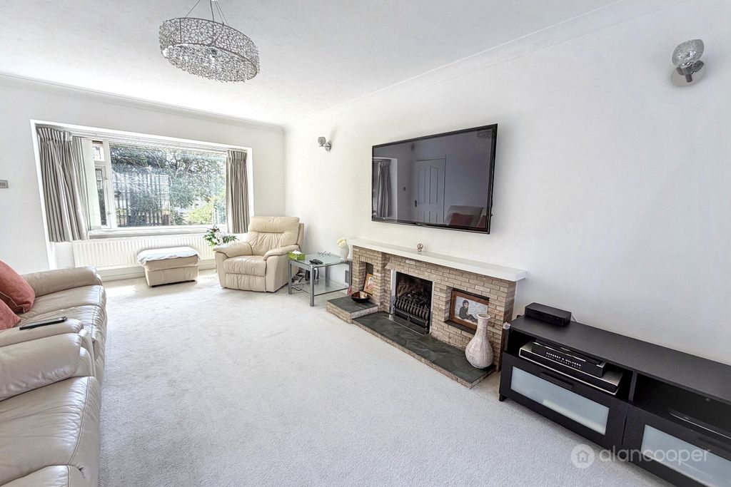 Property photo 2 of 16 5259954