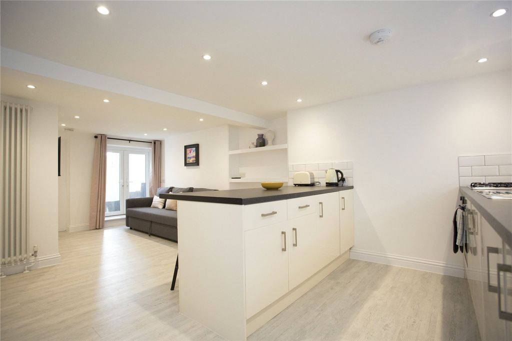 Property photo 2 of 8 Kitchen