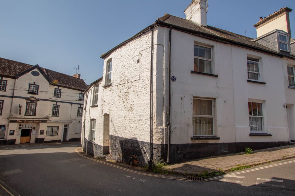 Property photo 1 of 13