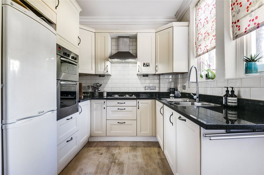 Property photo 2 of 9