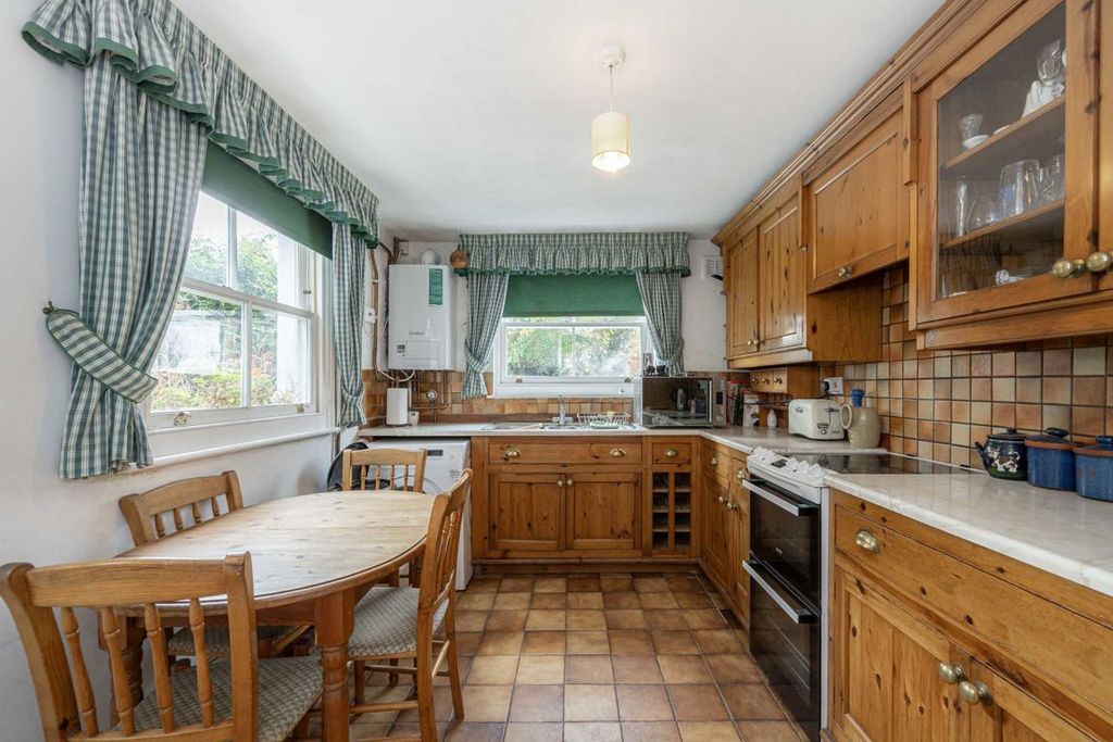 Property photo 3 of 7