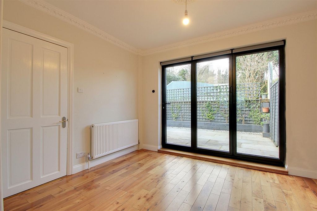 Property photo 3 of 22