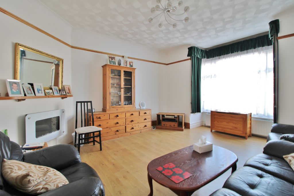 Property photo 2 of 22