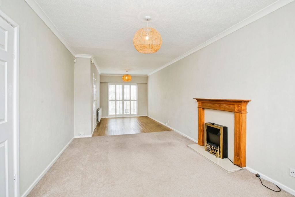 Property photo 2 of 29