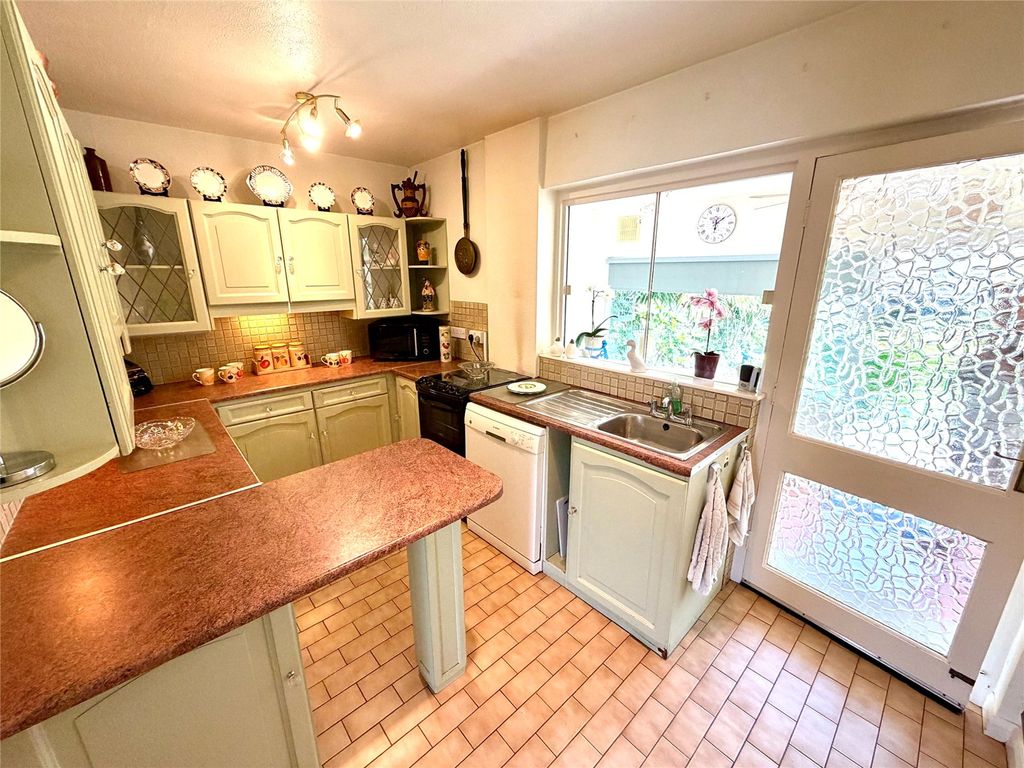 Property photo 3 of 21 Picture No. 12