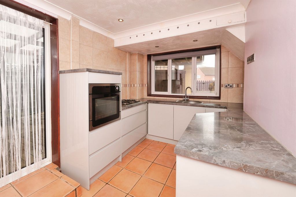 Property photo 2 of 18