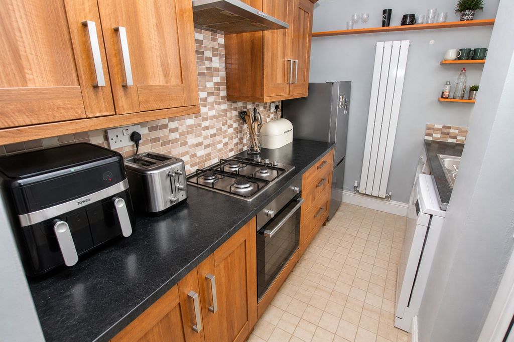 Property photo 3 of 16