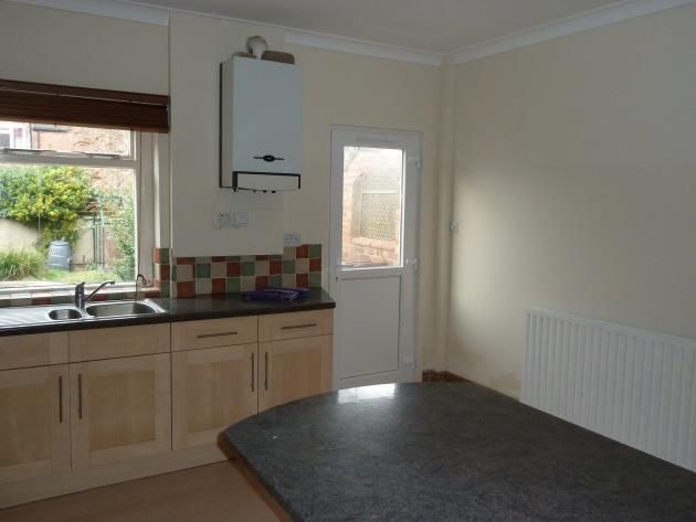 Property photo 3 of 10 Kitchen