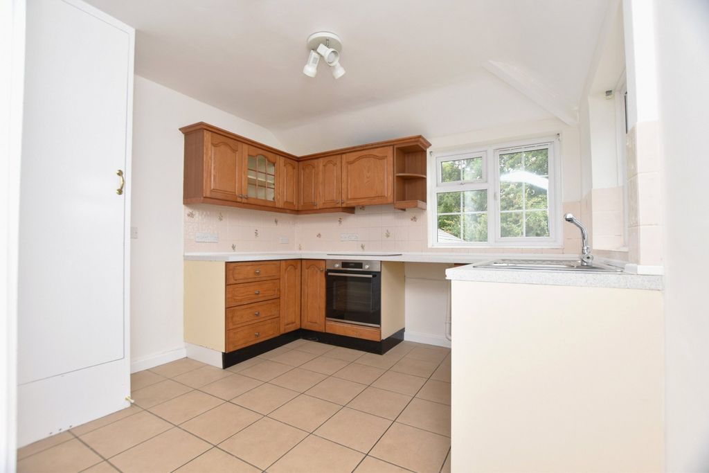 Property photo 2 of 13 Kitchen