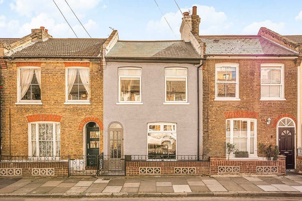 Property photo 1 of 24