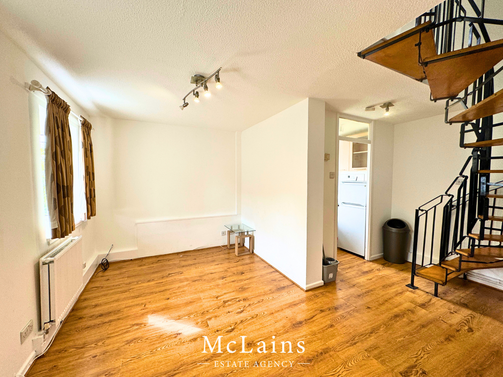 Property photo 1 of 5 Living Room