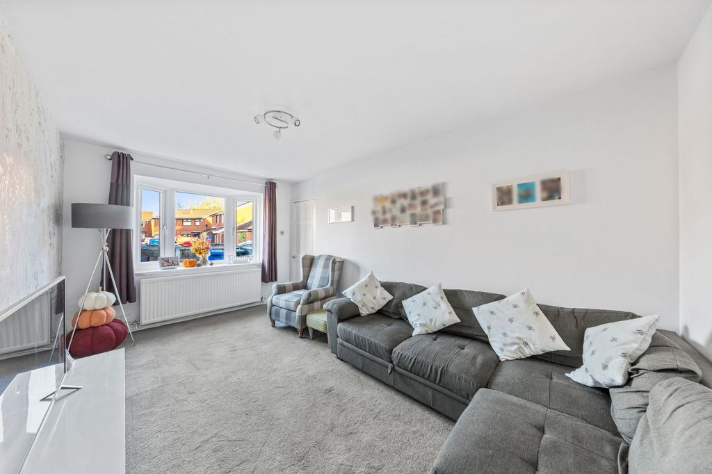 Property photo 3 of 24