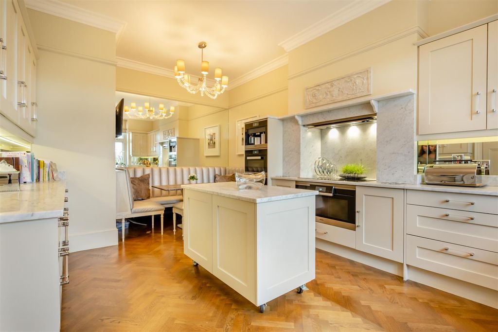 Property photo 2 of 44 8588477-Interior32.Jpg