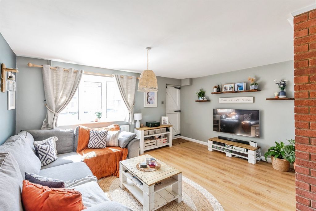 Property photo 3 of 16