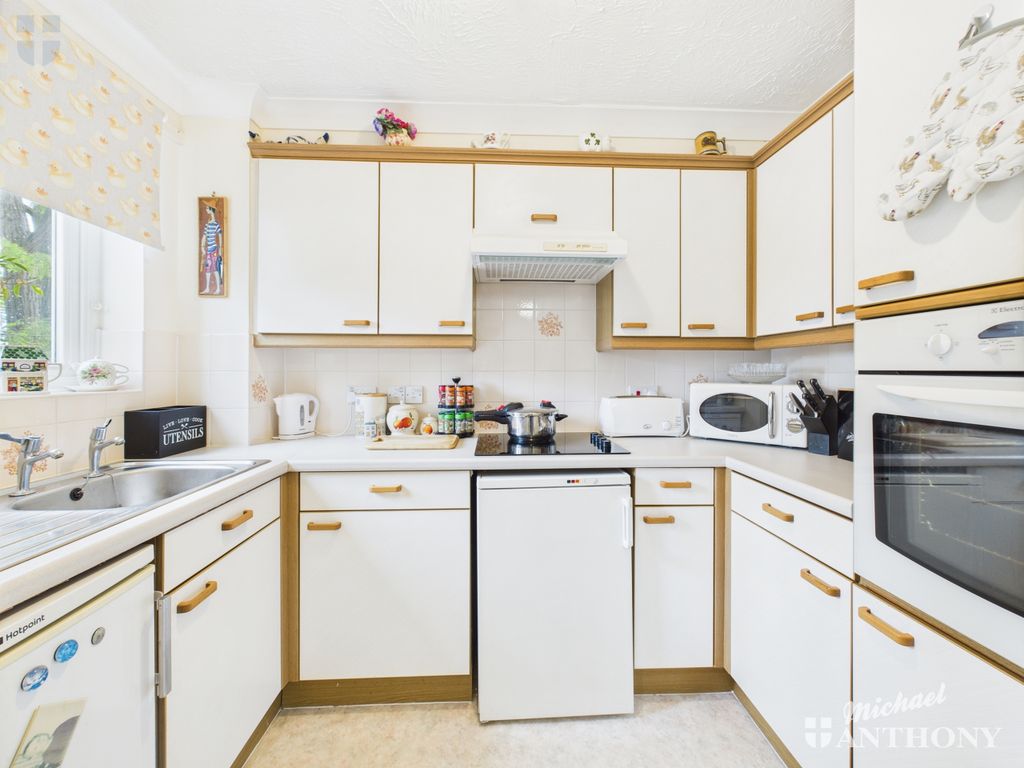 Property photo 3 of 8 Cam03852G0-Pr0312-Still007
