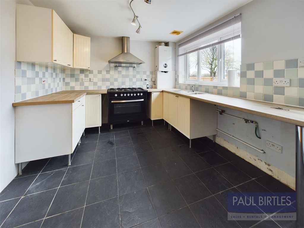 Property photo 3 of 9 Cam01301G0-Pr0318-Still006.Jpg