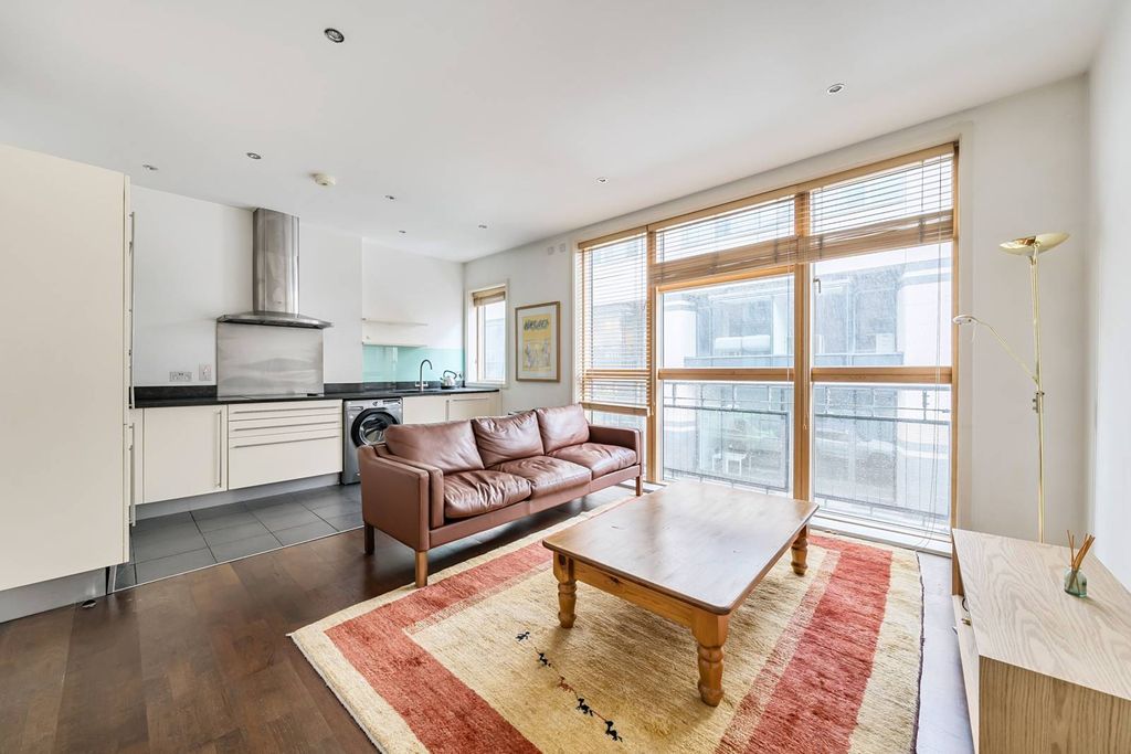 Property photo 2 of 9