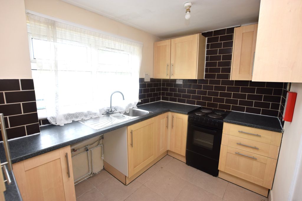 Property photo 3 of 7 Kitchen