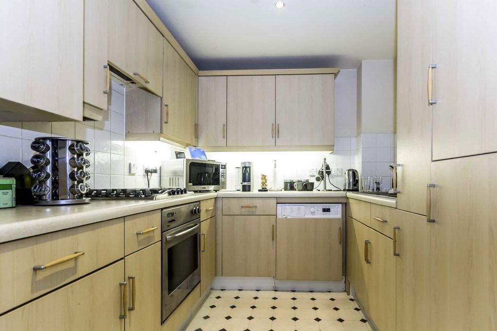 Property photo 3 of 4