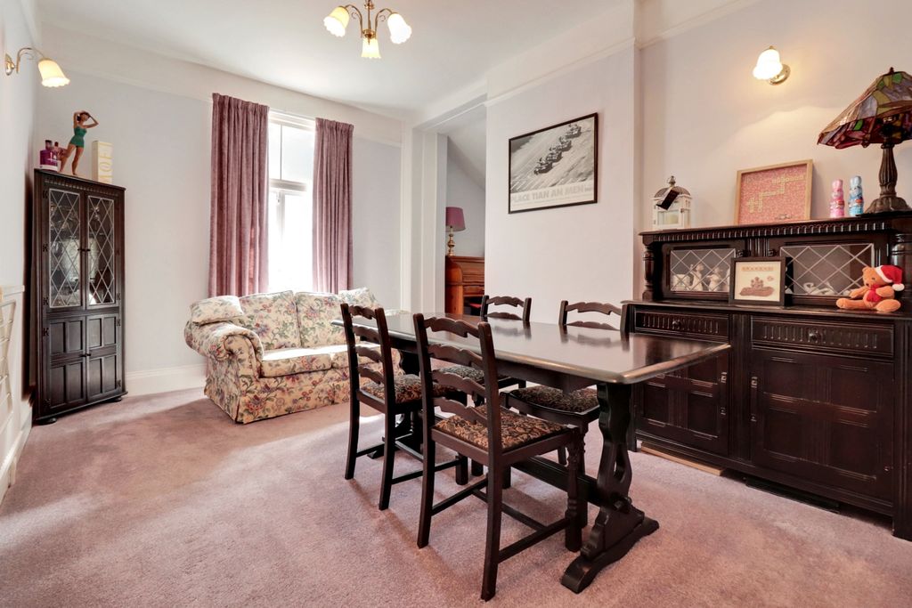 Property photo 3 of 17 Dining Room