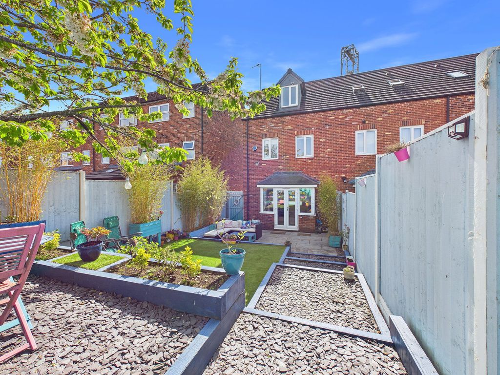 Property photo 2 of 24