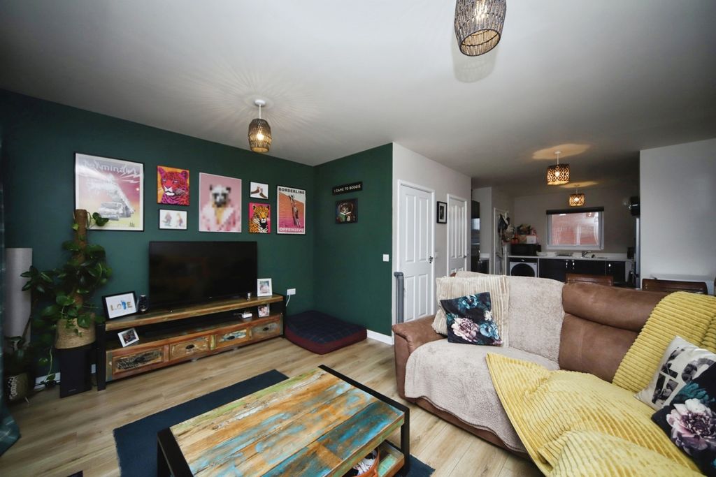 Property photo 2 of 17 Photo