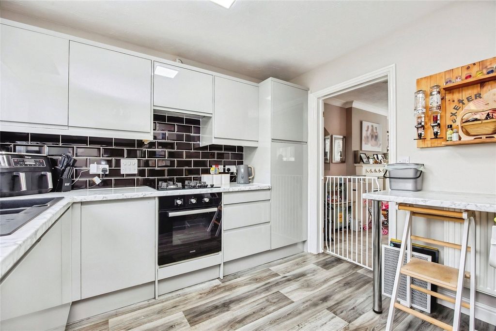 Property photo 3 of 12 Picture No. 35