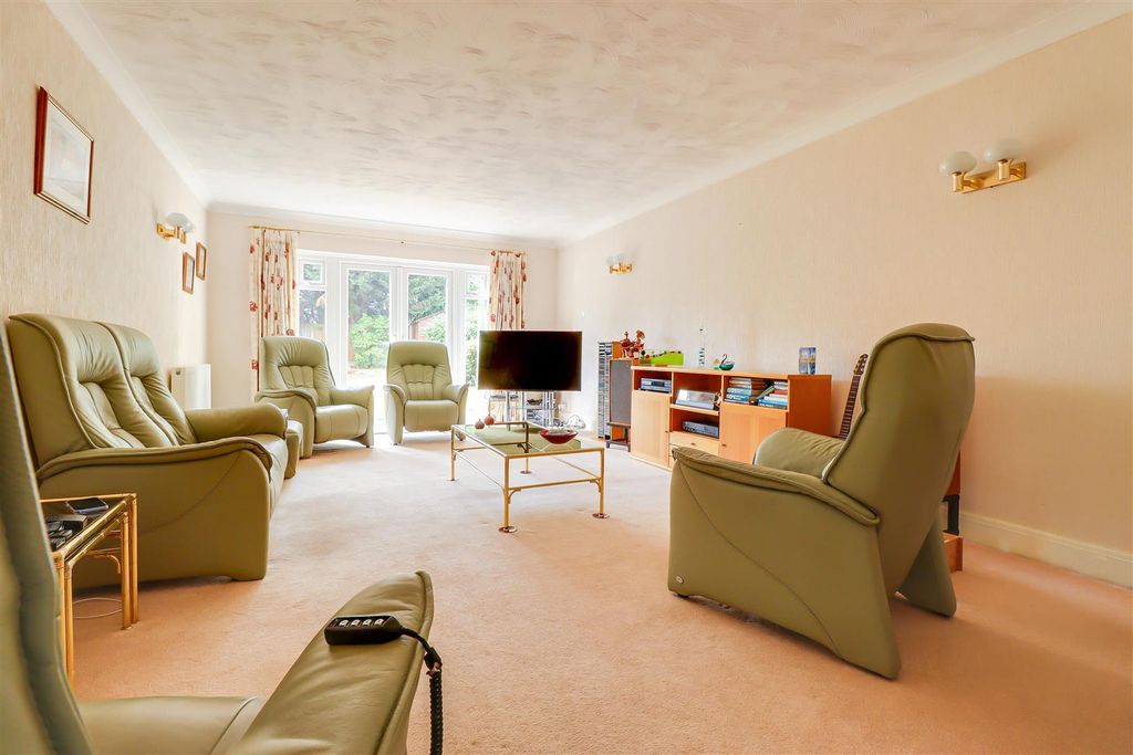 Property photo 3 of 26