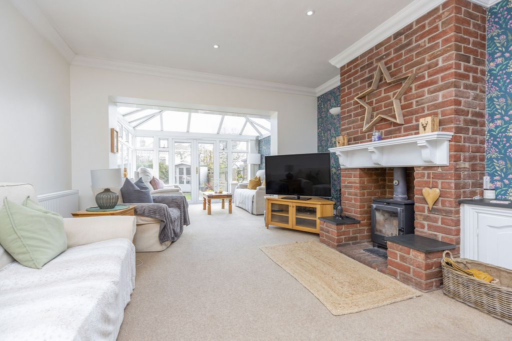 Property photo 2 of 22